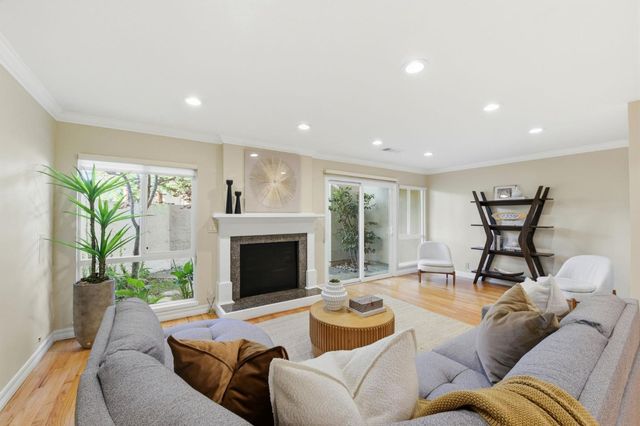 19123 Vineyard Lane, Saratoga, CA 95070