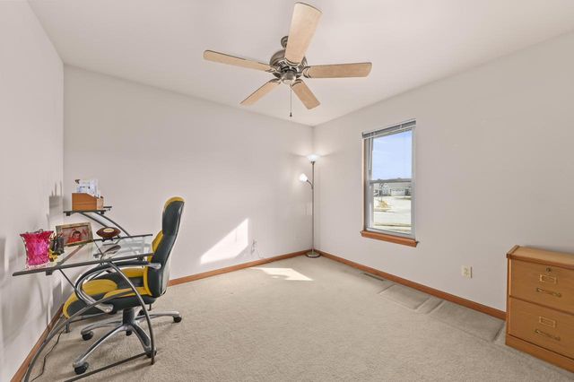 4024 Stillwater CIRCLE, Waukesha, WI 53189