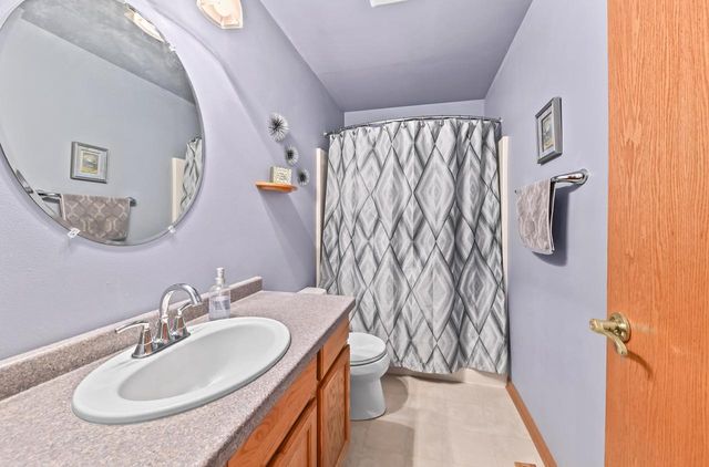 4024 Stillwater CIRCLE, Waukesha, WI 53189