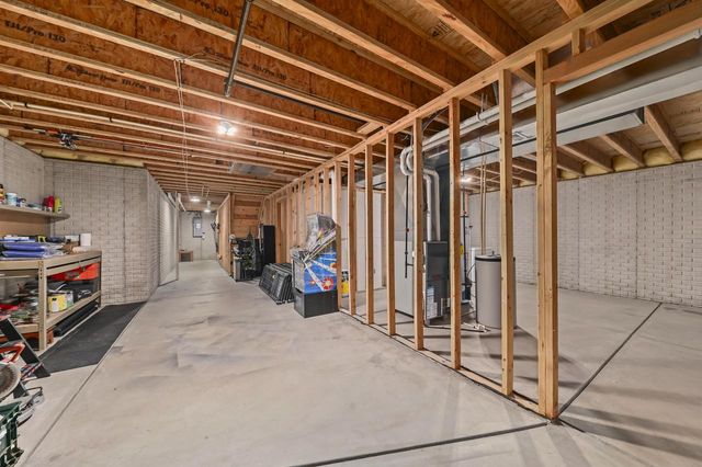 4024 Stillwater CIRCLE, Waukesha, WI 53189