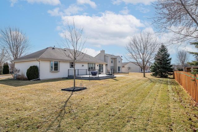 4024 Stillwater CIRCLE, Waukesha, WI 53189