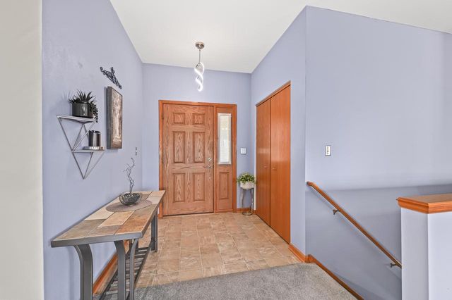 4024 Stillwater CIRCLE, Waukesha, WI 53189