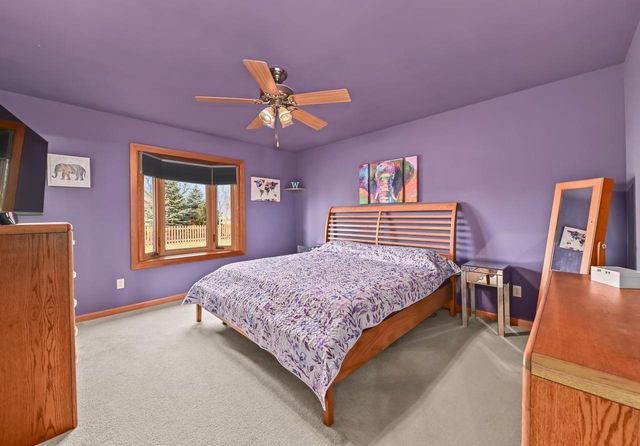 4024 Stillwater CIRCLE, Waukesha, WI 53189