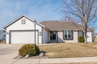4024 Stillwater CIRCLE, Waukesha, WI 53189