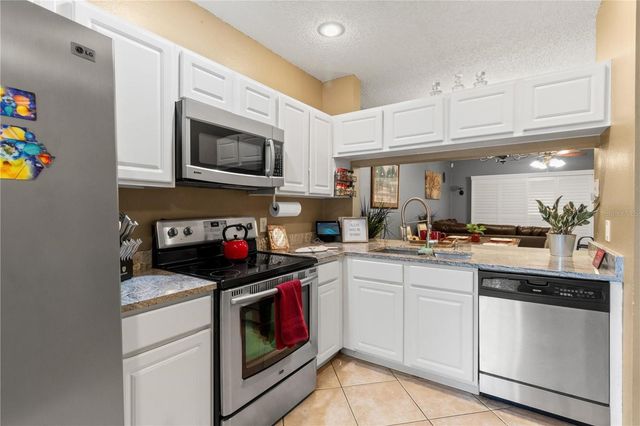 8635 HUNTERS KEY CIRCLE, Tampa, FL 33647