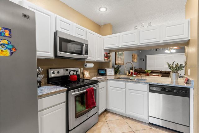 8635 HUNTERS KEY CIRCLE, Tampa, FL 33647