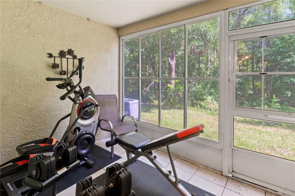 Image 16 of property listing at 8635 HUNTERS KEY CIRCLE, Tampa, FL 33647