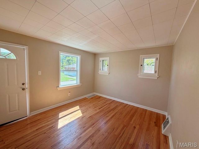 10063 Green Valley Drive, St Louis, MO 63136