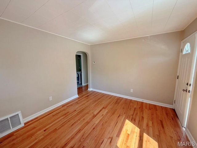 10063 Green Valley Drive, St Louis, MO 63136