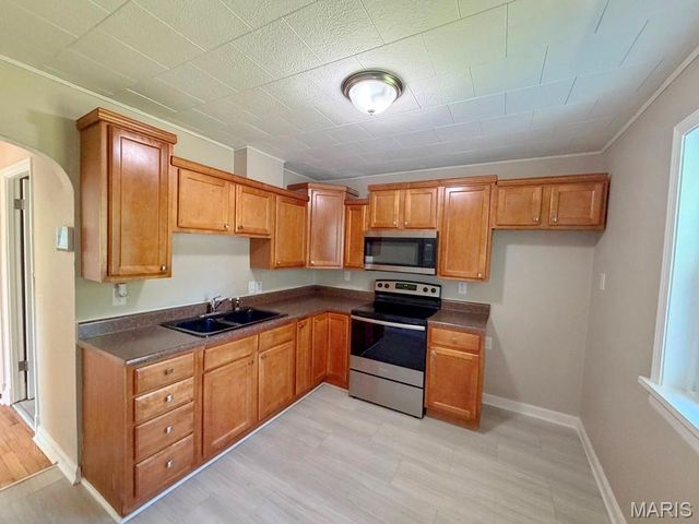 10063 Green Valley Drive, St Louis, MO 63136