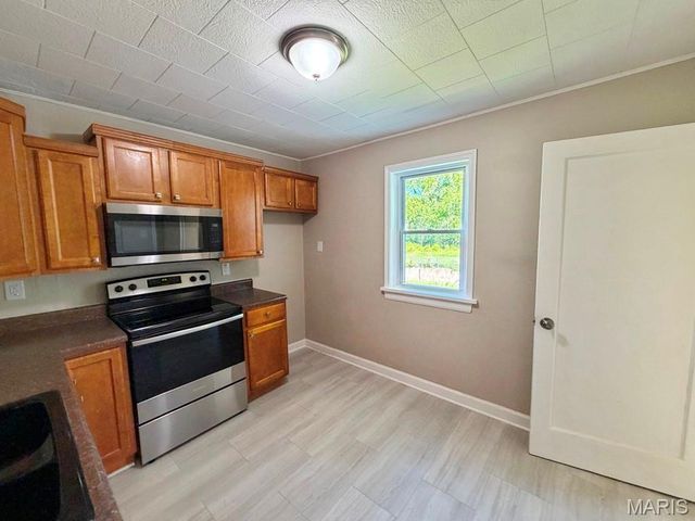 10063 Green Valley Drive, St Louis, MO 63136