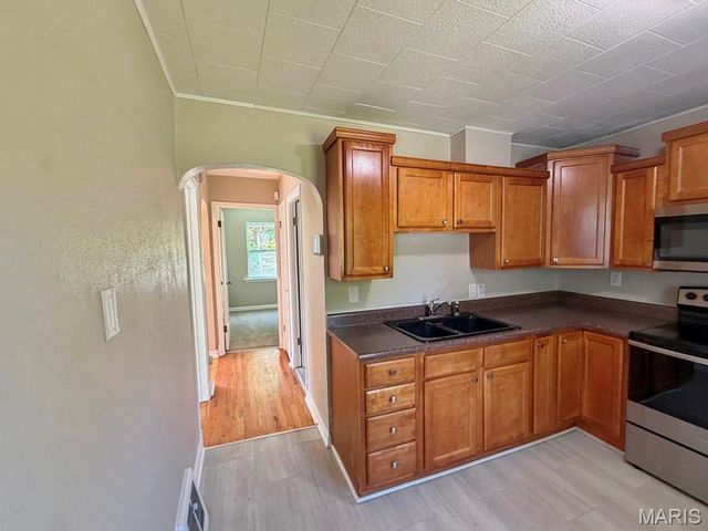10063 Green Valley Drive, St Louis, MO 63136