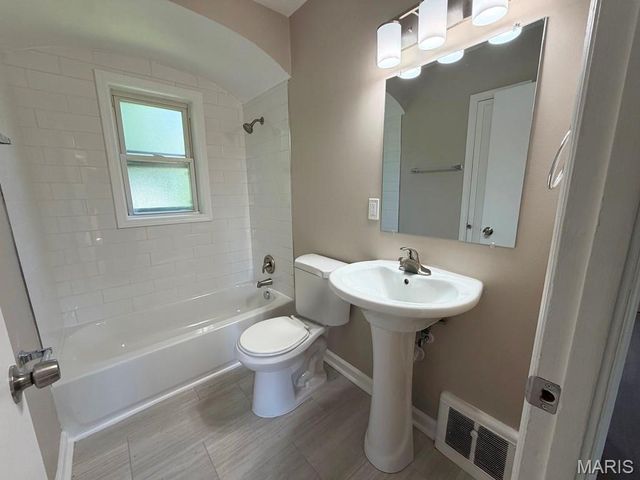 10063 Green Valley Drive, St Louis, MO 63136