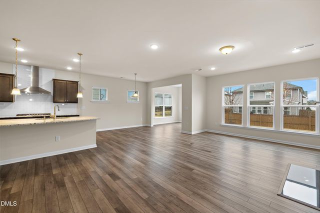 533 Duggins Point, Apex, NC 27523