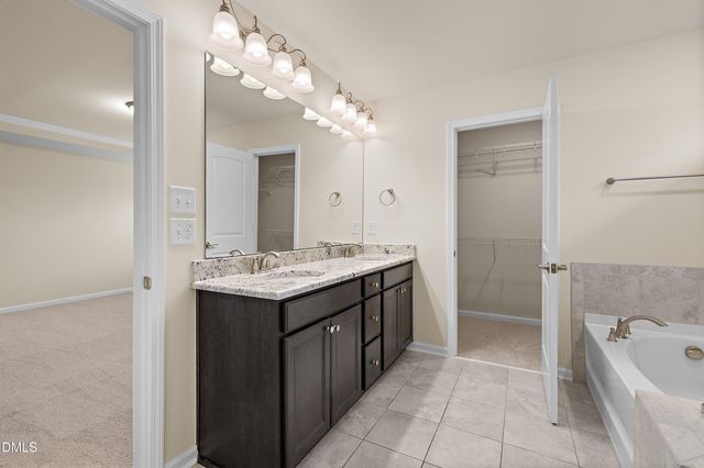 533 Duggins Point, Apex, NC 27523