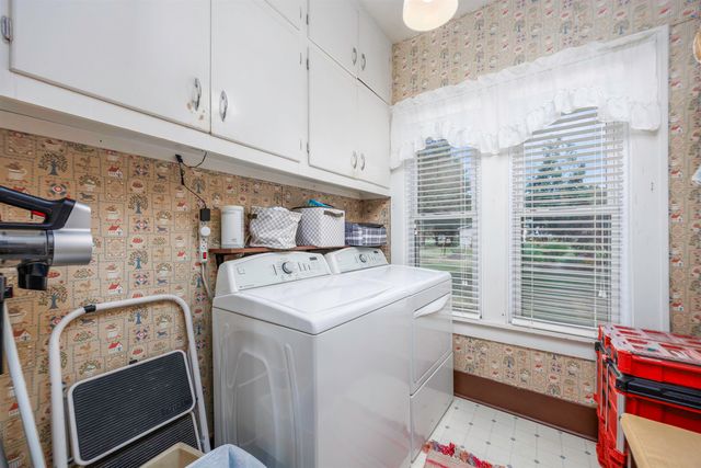 343 S Pine St, Howard, KS 67349