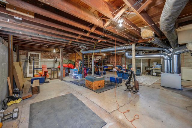 343 S Pine St, Howard, KS 67349