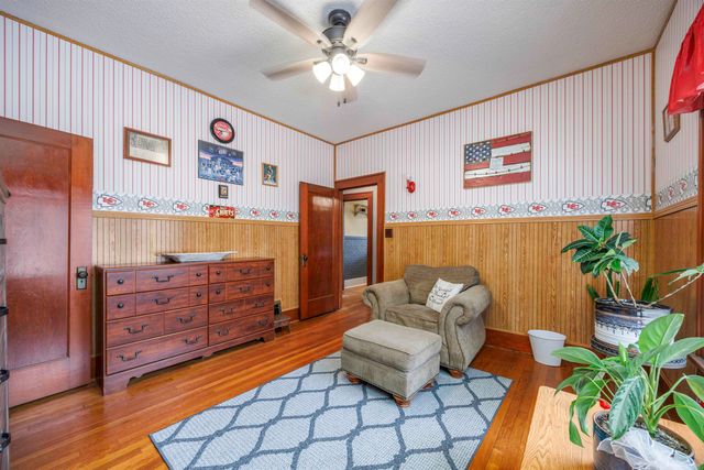 343 S Pine St, Howard, KS 67349