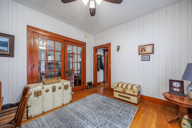 343 S Pine St, Howard, KS 67349