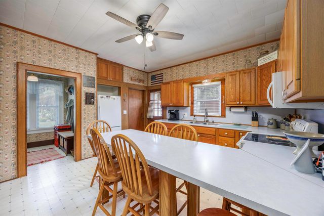 343 S Pine St, Howard, KS 67349