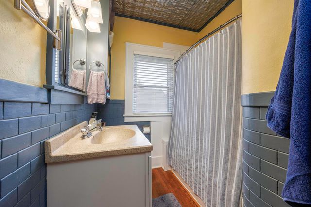 343 S Pine St, Howard, KS 67349