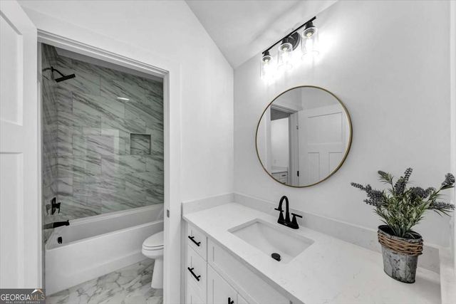 644 Harbour Shores Drive, Jackson, GA 30233