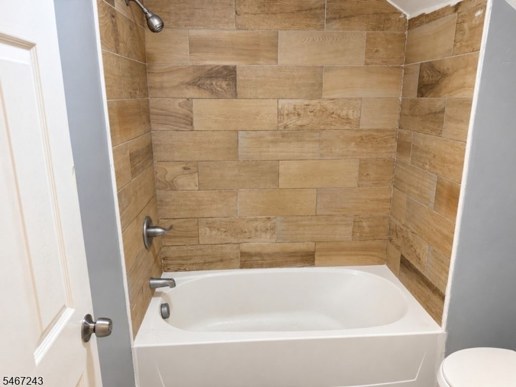 11 N Bridge St, Paterson City, NJ 07522 — photo 2