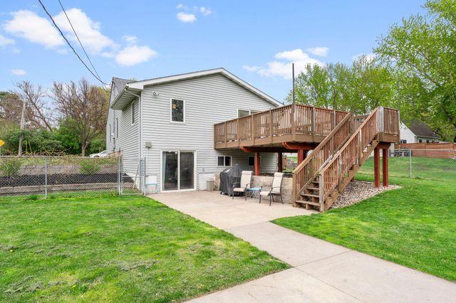 424 Oakwood Drive, Anoka, MN 55303