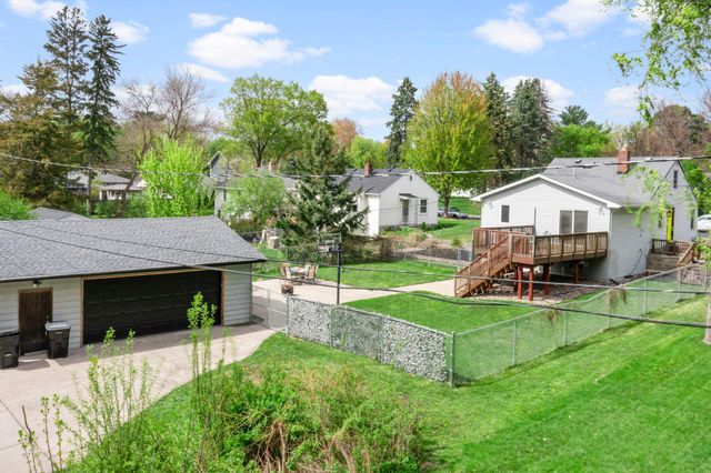 424 Oakwood Drive, Anoka, MN 55303