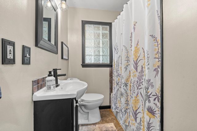 424 Oakwood Drive, Anoka, MN 55303