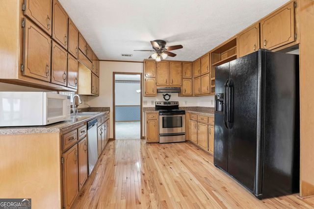 255 Stoneridge Way, Fayetteville, GA 30215