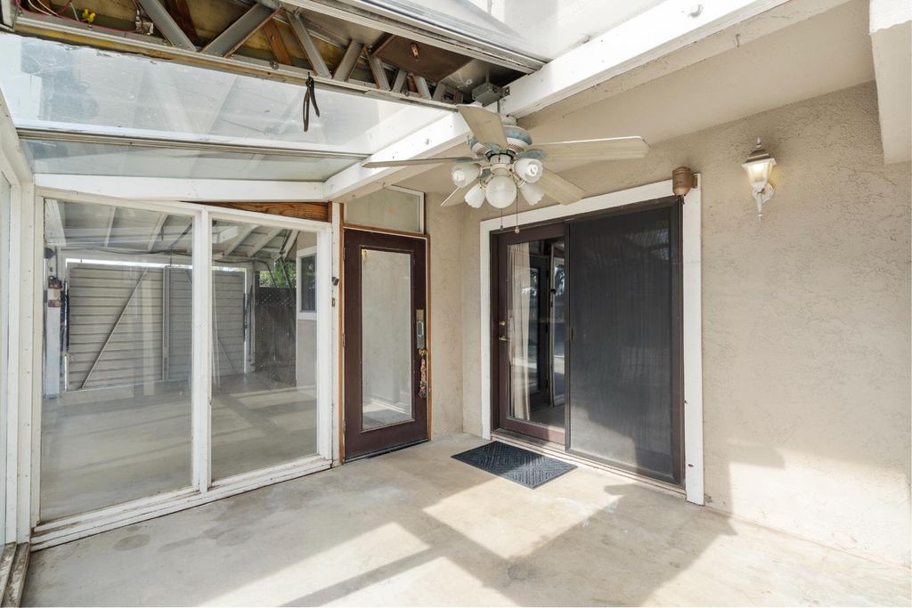 Image 22 of property listing at 1015 E Paradise Avenue, Visalia, CA 93592