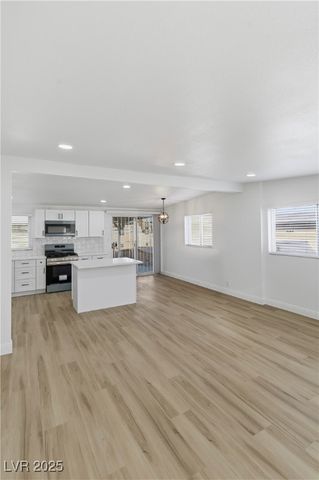 1692 Palora Avenue, Las Vegas, NV 89169