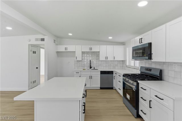 1692 Palora Avenue, Las Vegas, NV 89169