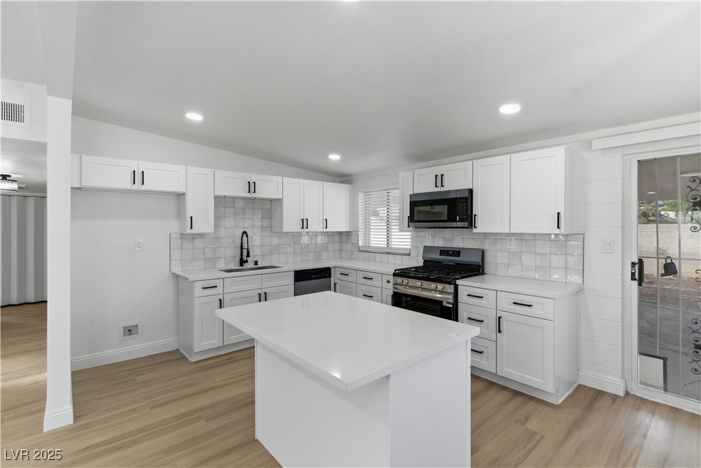 1692 Palora Avenue, Las Vegas, NV 89169