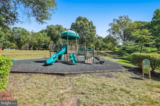 8212 CANNING TER, Greenbelt, MD 20770