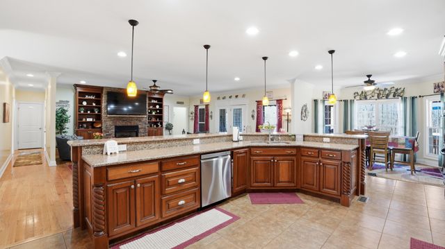 135 Vols Ln, Estill Springs, TN 37330