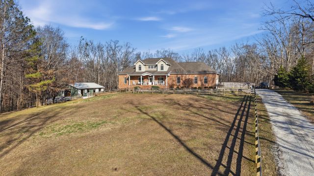 135 Vols Ln, Estill Springs, TN 37330