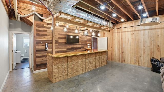 135 Vols Ln, Estill Springs, TN 37330