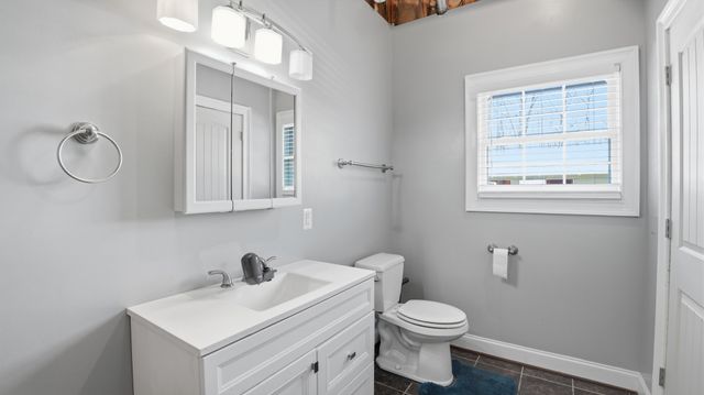 135 Vols Ln, Estill Springs, TN 37330