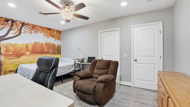 135 Vols Ln, Estill Springs, TN 37330