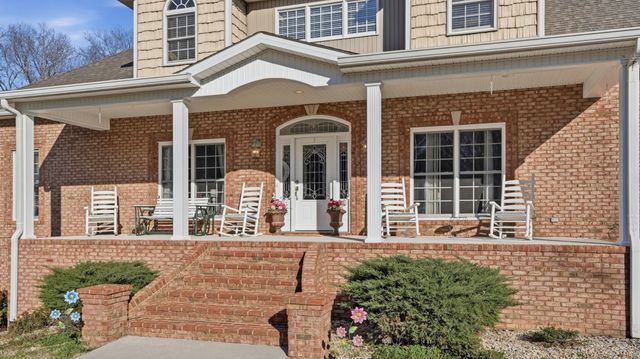 135 Vols Ln, Estill Springs, TN 37330