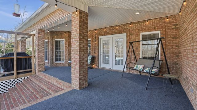 135 Vols Ln, Estill Springs, TN 37330