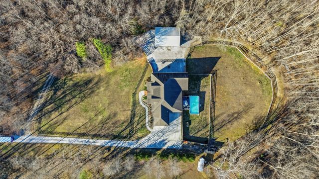 135 Vols Ln, Estill Springs, TN 37330