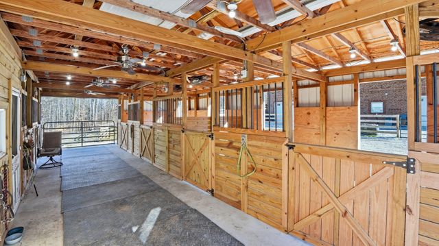 135 Vols Ln, Estill Springs, TN 37330