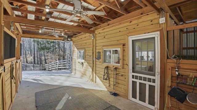 135 Vols Ln, Estill Springs, TN 37330