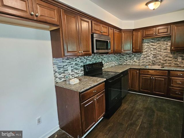 3128 GUILFORD ST, Philadelphia, PA 19152