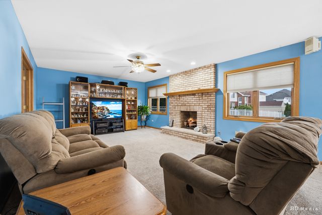 8707 Timbers Pointe Drive, Tinley Park, IL 60487