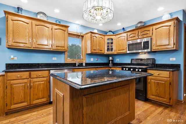 8707 Timbers Pointe Drive, Tinley Park, IL 60487