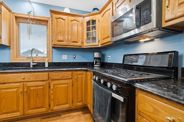 8707 Timbers Pointe Drive, Tinley Park, IL 60487